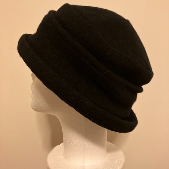 Scala Packable Wool Cloche Hat - Picture 4 of 9